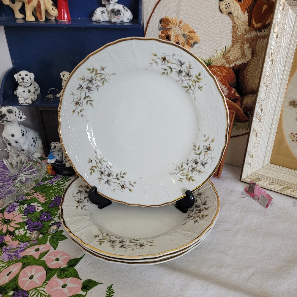 Vintage "Blossom" Dinner Plate by Bernadotte Czechoslovakia Set Of 4 Gold Rim